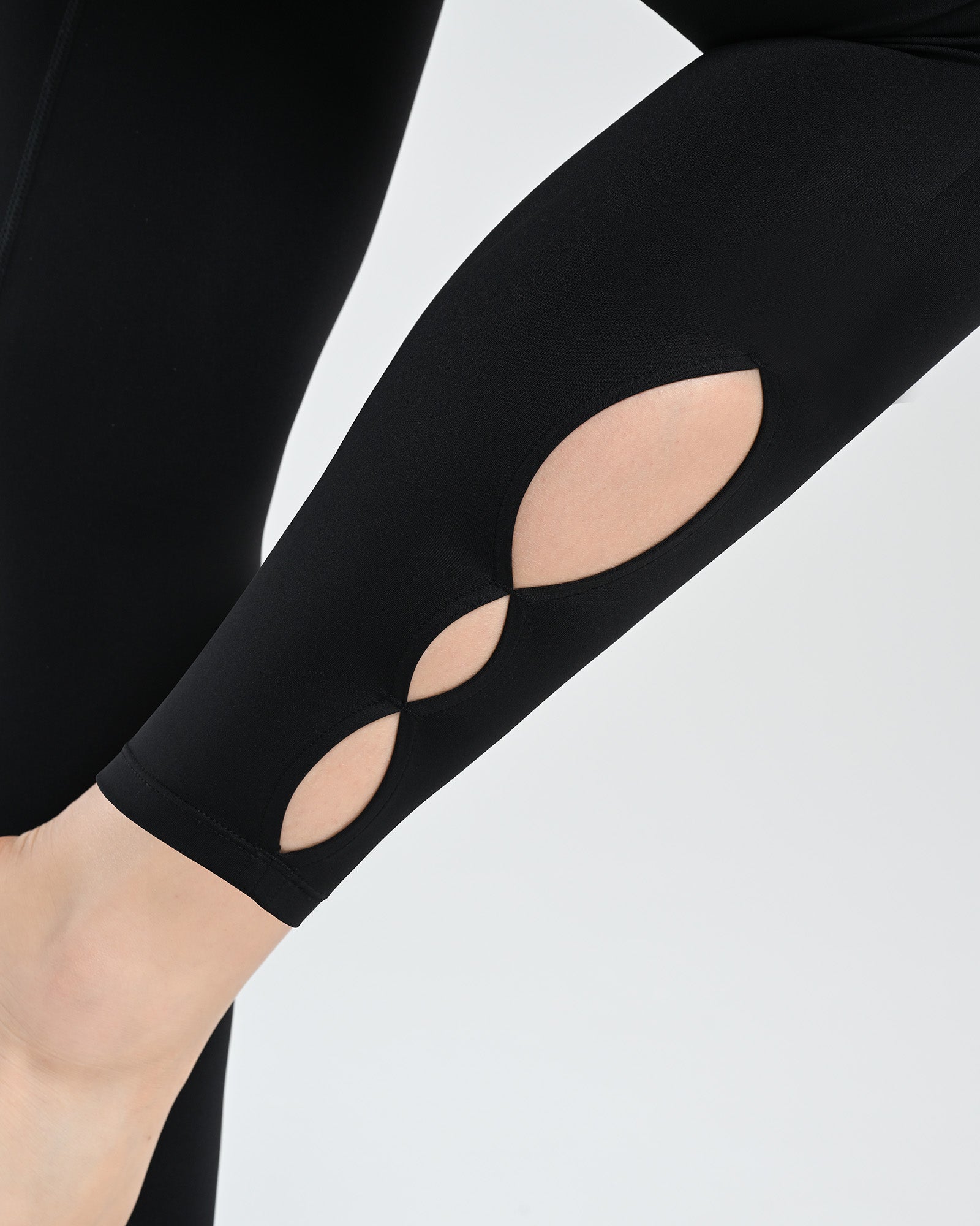 Stylish Cross Strap Workout Legging - Cosmolle