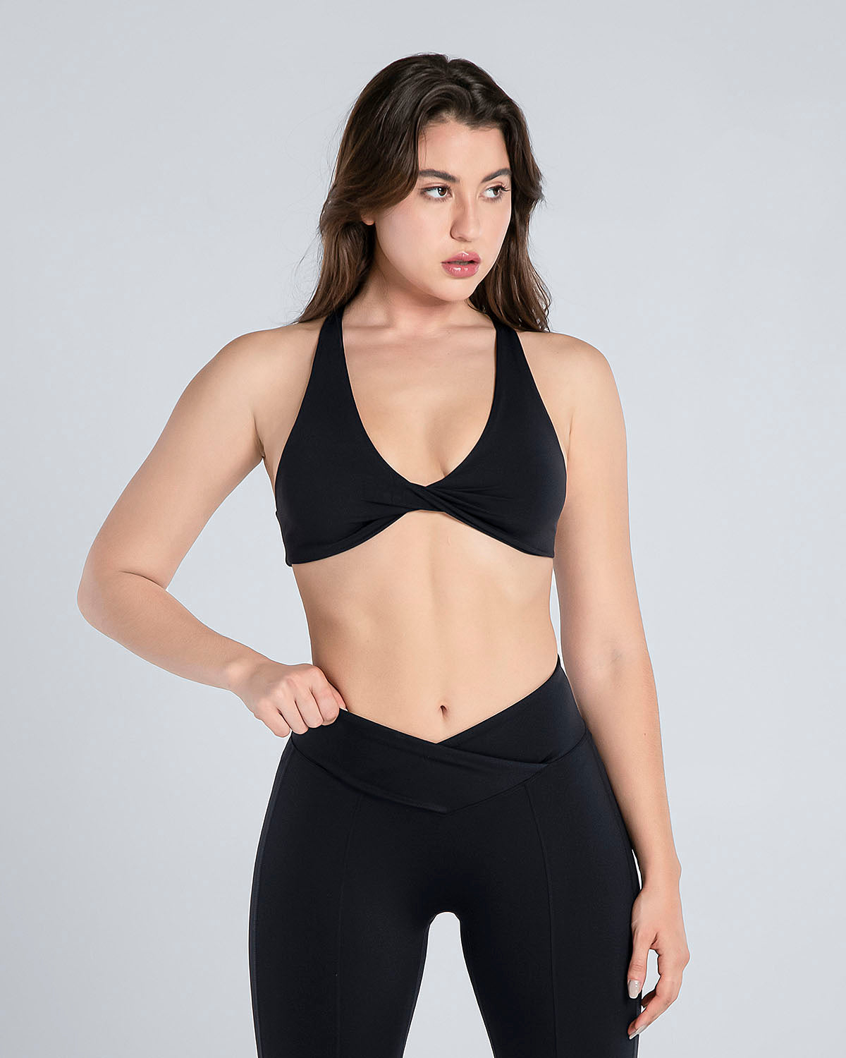 Move Free Twist Bust Sports Bra - Cosmolle