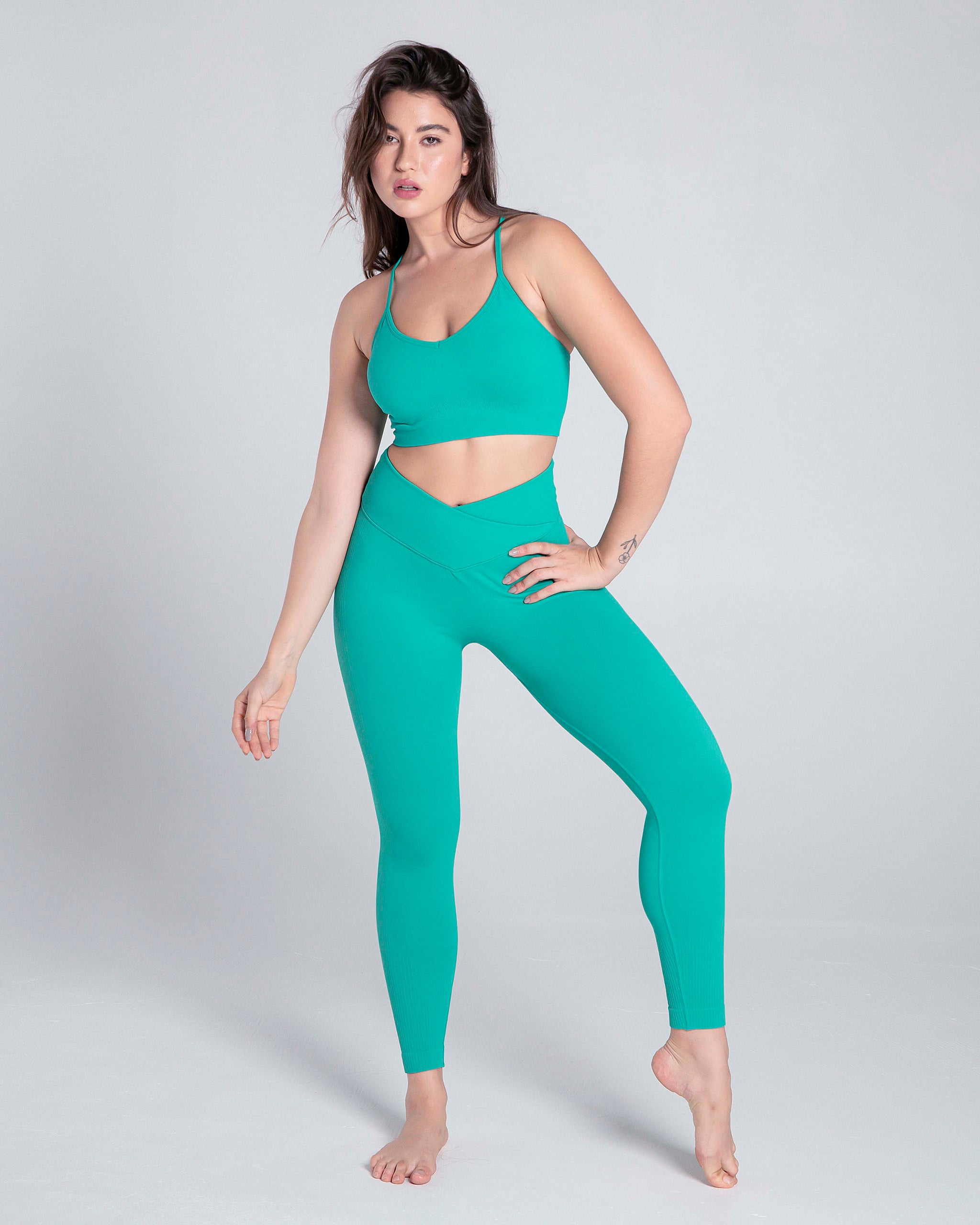 These Crossover Leggings That Come in 20+ Colors Have the 'Perfect