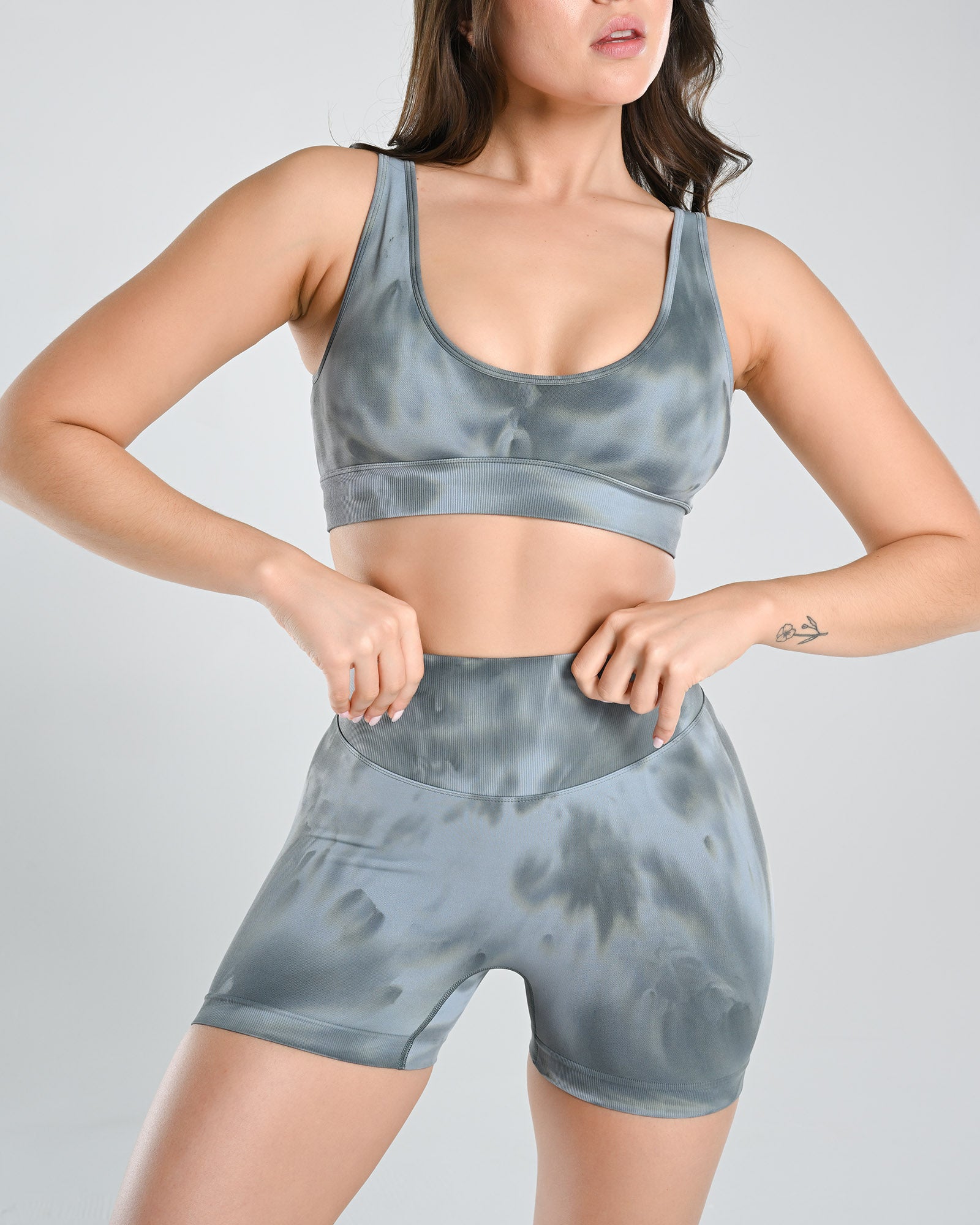 Cosmolle Activewear Fashion That Is Anything But Boring