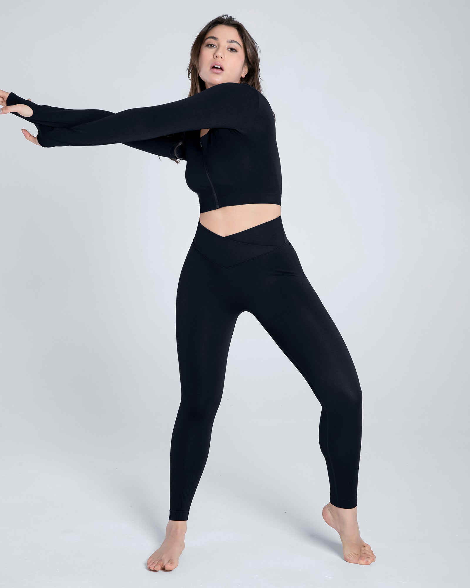 Active Seamless Zip Up Cropped Long Sleeve Top